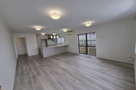 Photo of property in 36 Lorikeet Place, Unsworth Heights, Auckland, 0632