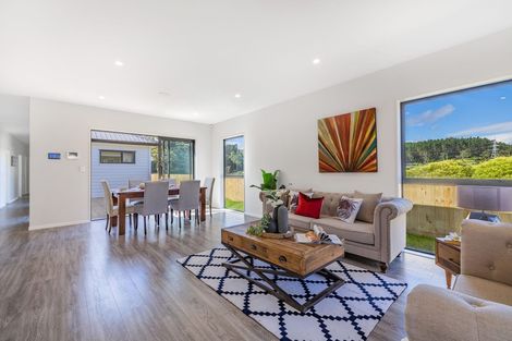 Photo of property in 18 Jeroboam Loop, Kumeu, 0810