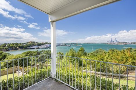 Photo of property in 31a Stanley Point Road, Stanley Point, Auckland, 0624