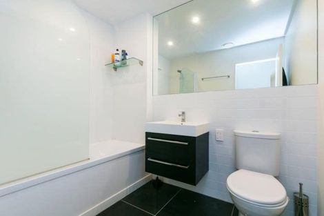 Photo of property in 3/2 Stone Street, Miramar, Wellington, 6022