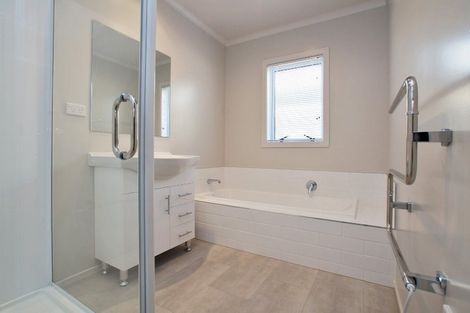 Photo of property in 5 Queens Park Crescent, Frankton, Hamilton, 3204