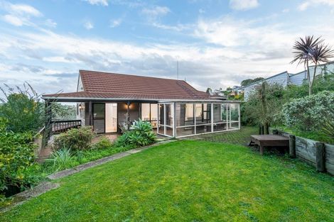 Photo of property in 3 Noeleen Street, Glenfield, Auckland, 0629