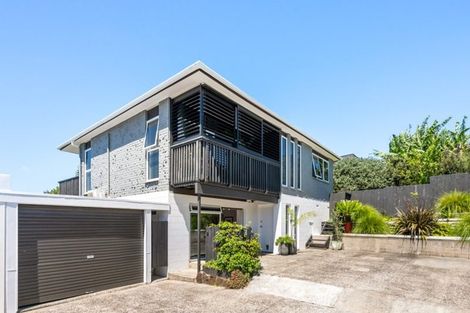 Photo of property in 2/52 Maxwelton Drive, Mairangi Bay, Auckland, 0630