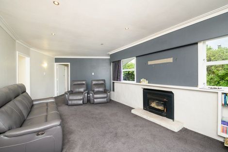 Photo of property in 18 Woburn Place, Takaro, Palmerston North, 4412
