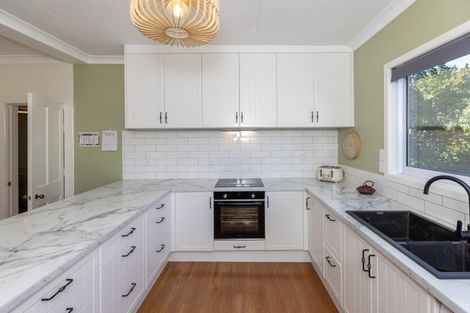 Photo of property in 11 Tiromoana Road, Raumati South, Paraparaumu, 5032