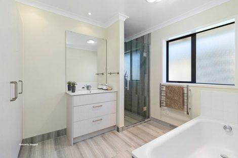 Photo of property in 16 Max Short Drive, Pukekohe, 2120