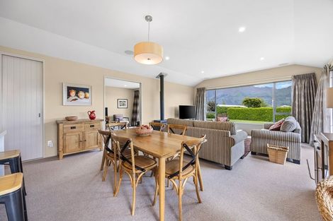 Photo of property in 5 Centre Crescent, Wanaka, 9305