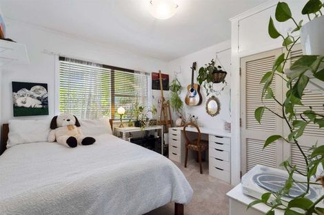 Photo of property in 35 Lynden Avenue, Hillcrest, Auckland, 0627