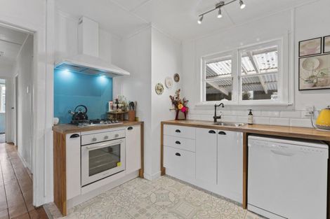 Photo of property in 8a Farnworth Avenue, Holdens Bay, Rotorua, 3010