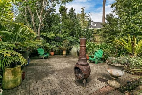 Photo of property in 1/1 Tern Place, Unsworth Heights, Auckland, 0632