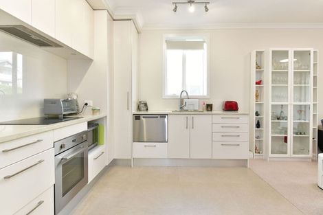 Photo of property in 20 Rewa Rewa Lane, Orewa, 0931