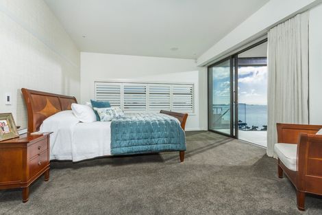 Photo of property in 31 Chelverton Terrace, Red Beach, 0932