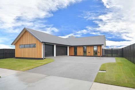 Photo of property in 12 Valour Drive, Rangiora, 7400