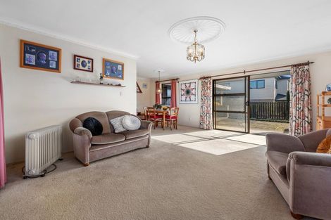 Photo of property in 2/58 Birdwood Avenue, Papatoetoe, Auckland, 2025