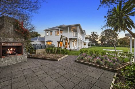 Photo of property in 25 Patterson Road, Hurworth, New Plymouth, 4310