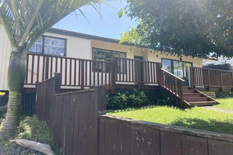 Photo of property in 102 Kemp Road, Massey, Auckland, 0614