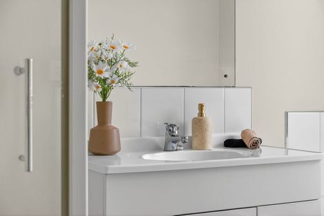 Photo of property in 61d Sabulite Road, Kelston, Auckland, 0602