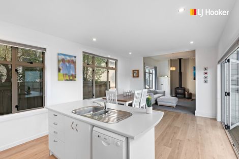 Photo of property in 69 Hargest Crescent, Saint Clair, Dunedin, 9012