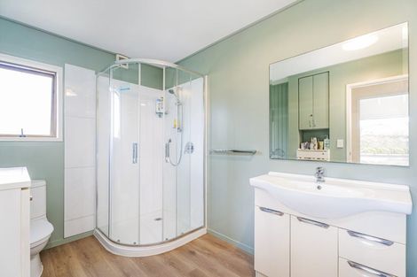 Photo of property in 8 Ocean Beach Road, Tairua, 3508