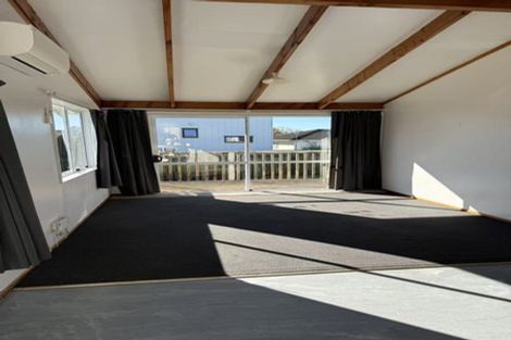 Photo of property in 59 Longburn Road, Henderson, Auckland, 0610
