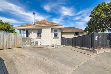 Photo of property in 24 Ontario Place, Wainoni, Christchurch, 8061