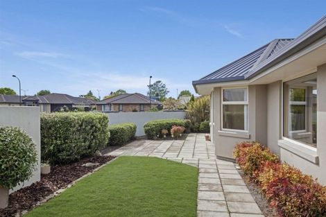 Photo of property in 2 Bayliss Close, Northwood, Christchurch, 8051