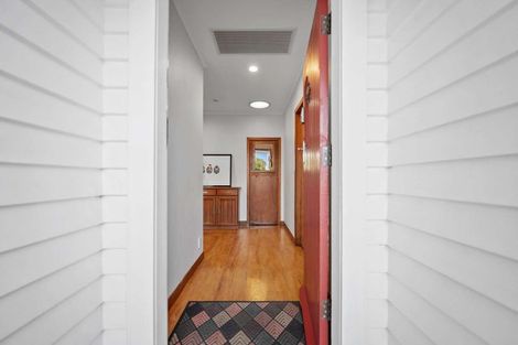 Photo of property in 1/146 Rangatira Road, Beach Haven, Auckland, 0626