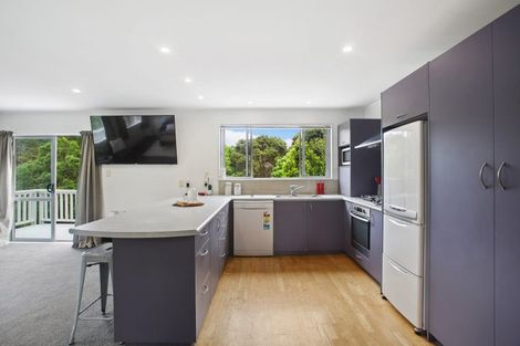Photo of property in 7 Napuka Road, Henderson Valley, Auckland, 0612