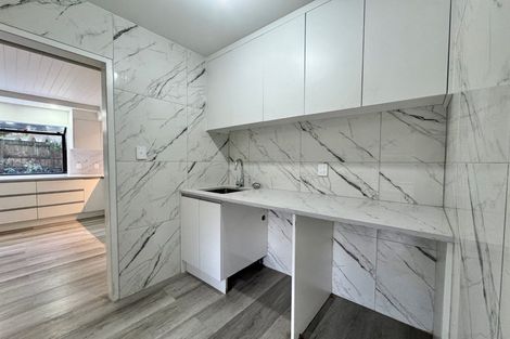 Photo of property in 11 Goodwood Drive, Goodwood Heights, Auckland, 2105