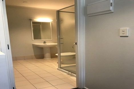 Photo of property in 9b/30 Westward Ho, Glen Eden, Auckland, 0602