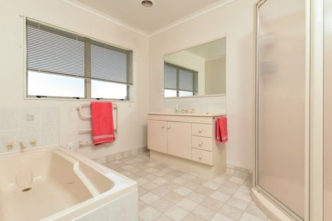 Photo of property in 5 Discovery Drive, Flagstaff, Hamilton, 3210