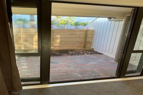 Photo of property in 27a/30 Westward Ho, Glen Eden, Auckland, 0602