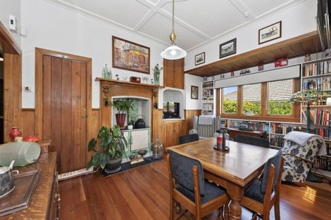 Photo of property in 106 Forest Lake Road, Forest Lake, Hamilton, 3200