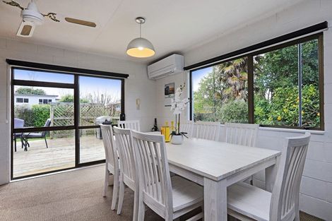 Photo of property in 20 Gillies Crescent, Waimarama, Havelock North, 4294