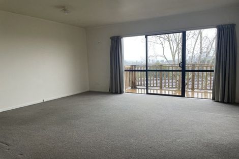 Photo of property in 1/17 Exeter Place, Unsworth Heights, Auckland, 0632