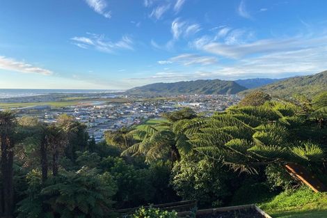 Photo of property in 3 Arnott Heights East, Greymouth, 7805