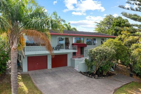 Photo of property in 23 Coromandel Crescent, Mairangi Bay, Auckland, 0630