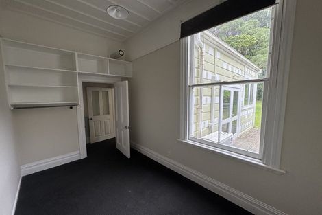 Photo of property in 2a Russell Terrace, Newtown, Wellington, 6021