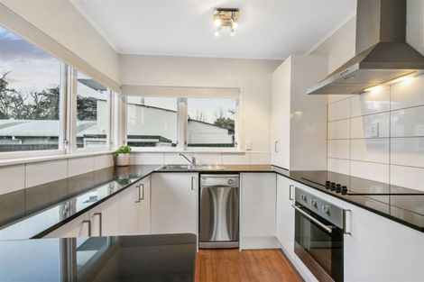 Photo of property in 1/38 Shakespeare Road, Milford, Auckland, 0620