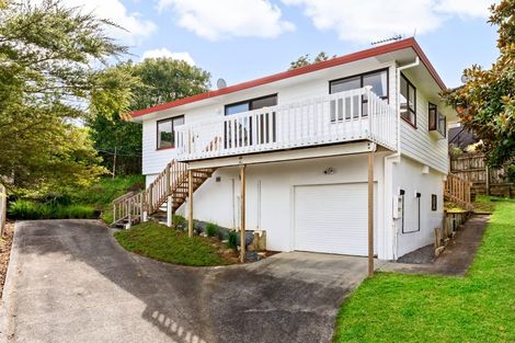 Photo of property in 2/16 Kupari Place, Totara Vale, Auckland, 0629
