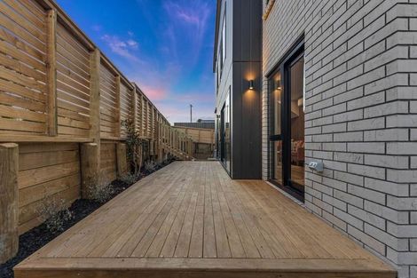 Photo of property in 98a Royal Road, Massey, Auckland, 0614