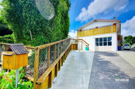 Photo of property in 24 Sherwood Avenue, Te Atatu South, Auckland, 0610