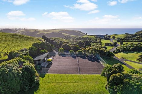 Photo of property in Tapuae, 11 Washer Road, Omata, New Plymouth, 4374