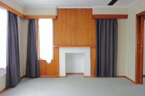 Photo of property in 1 Albert Street, Dannevirke, 4930