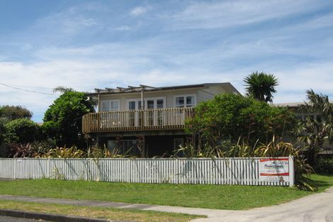 Photo of property in 11a Crispe Road, Clarks Beach, 2122