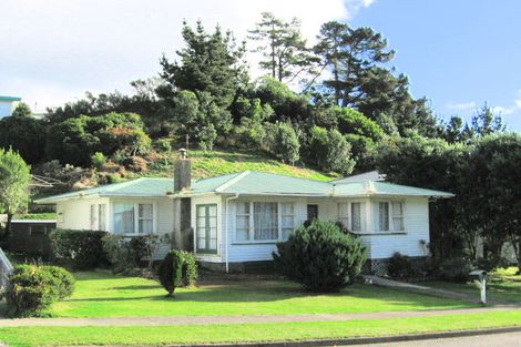 Photo of property in 43 Cardiff Crescent, Cannons Creek, Porirua, 5024