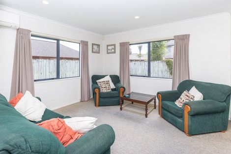 Photo of property in 61 Saint James Drive, Huntington, Hamilton, 3210