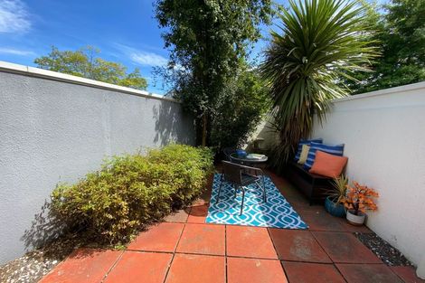 Photo of property in 7 Oakford Close, Riccarton, Christchurch, 8011