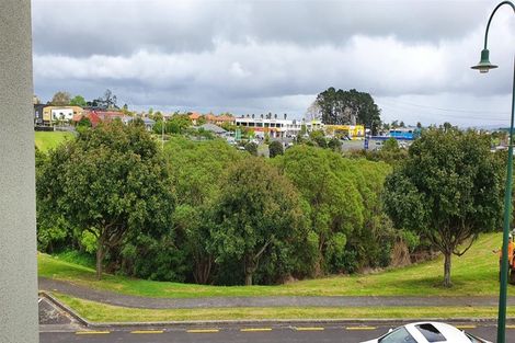 Photo of property in 60 Tiger Drive, Golflands, Auckland, 2013