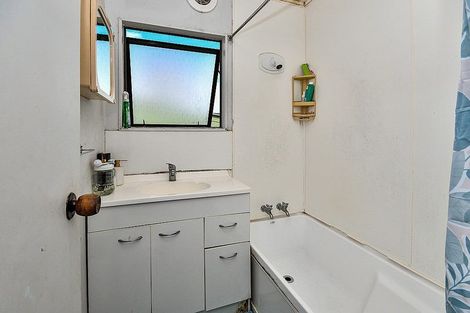 Photo of property in 2/12 Olive Crescent, Papatoetoe, Auckland, 2025